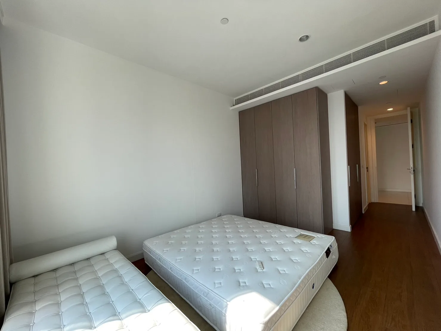 185 Rajadamri — photo 8