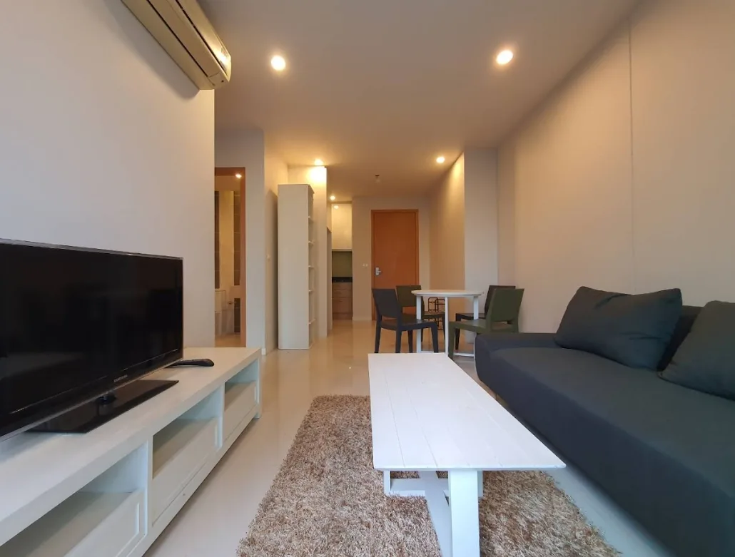 Circle Condominium — photo 2