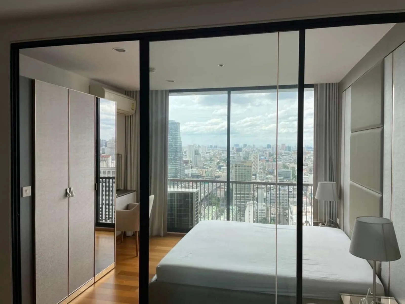 Noble Revolve Silom — photo 1