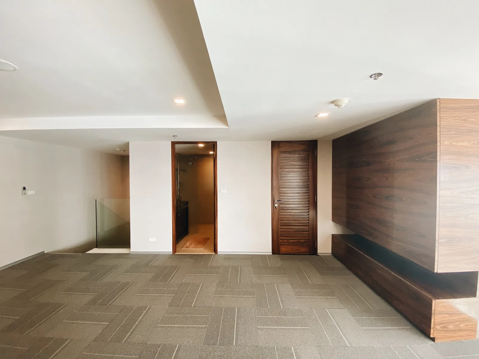 The Emporio Place — photo 11