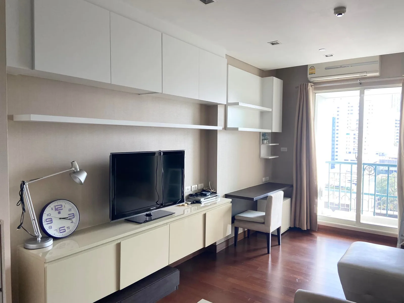 Ivy Thonglor — photo 2