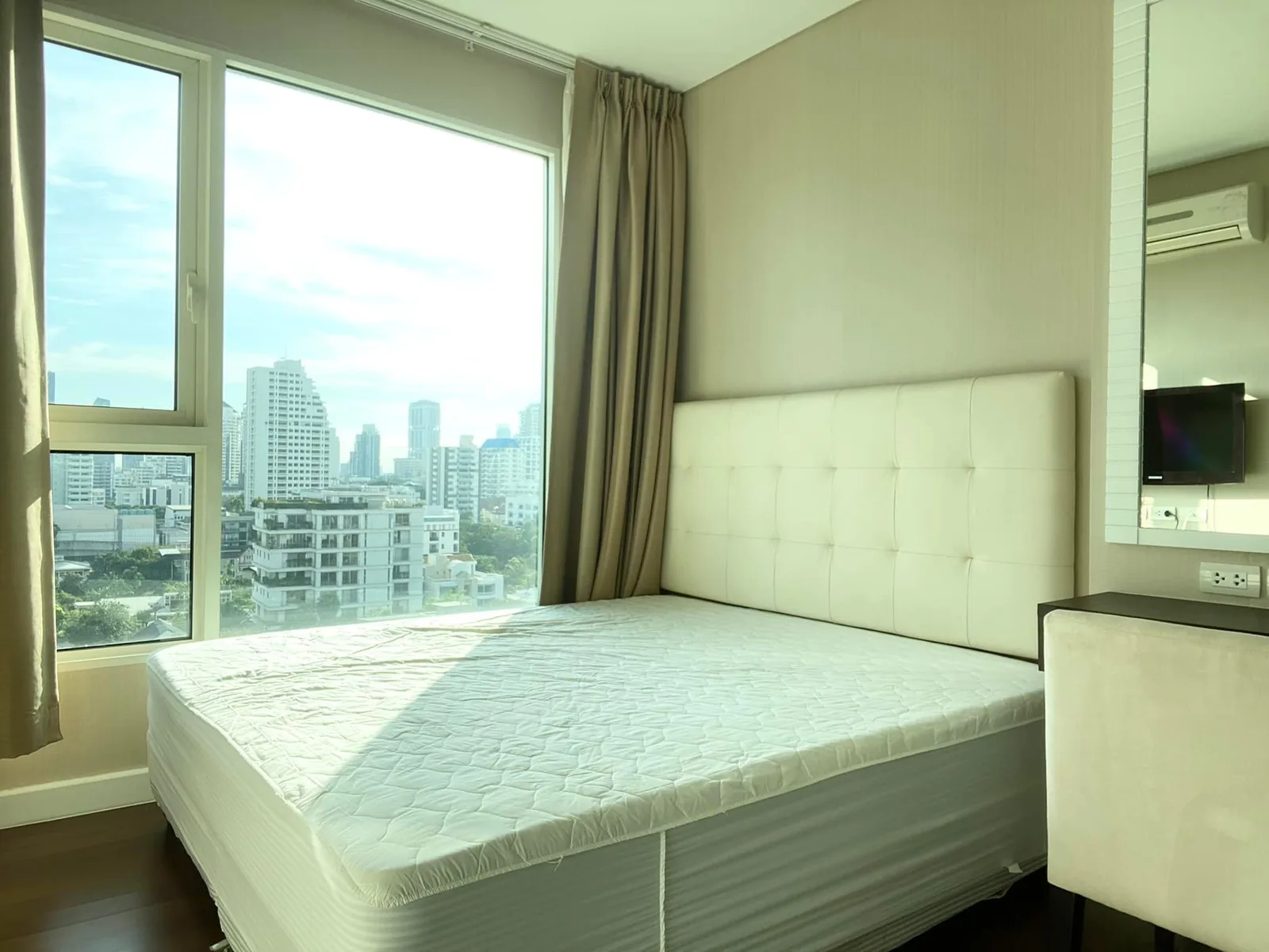 Ivy Thonglor — photo 4