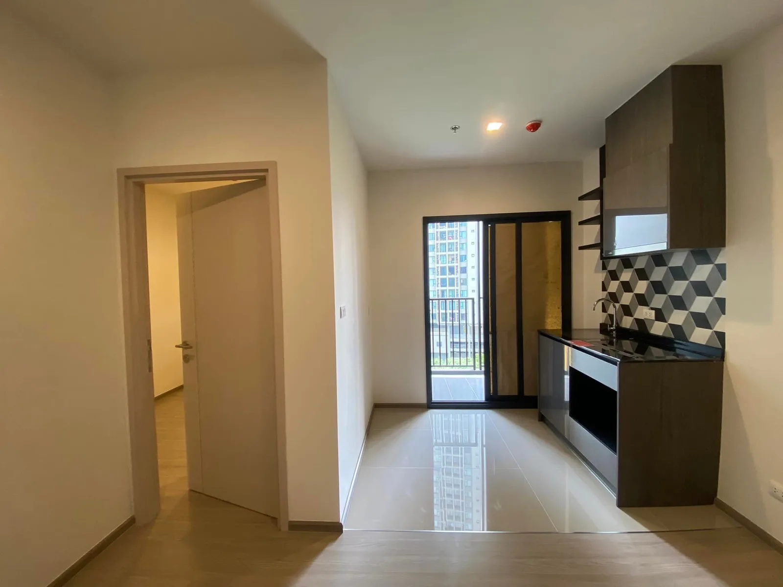 The Base Phetchaburi-thonglor — photo 1
