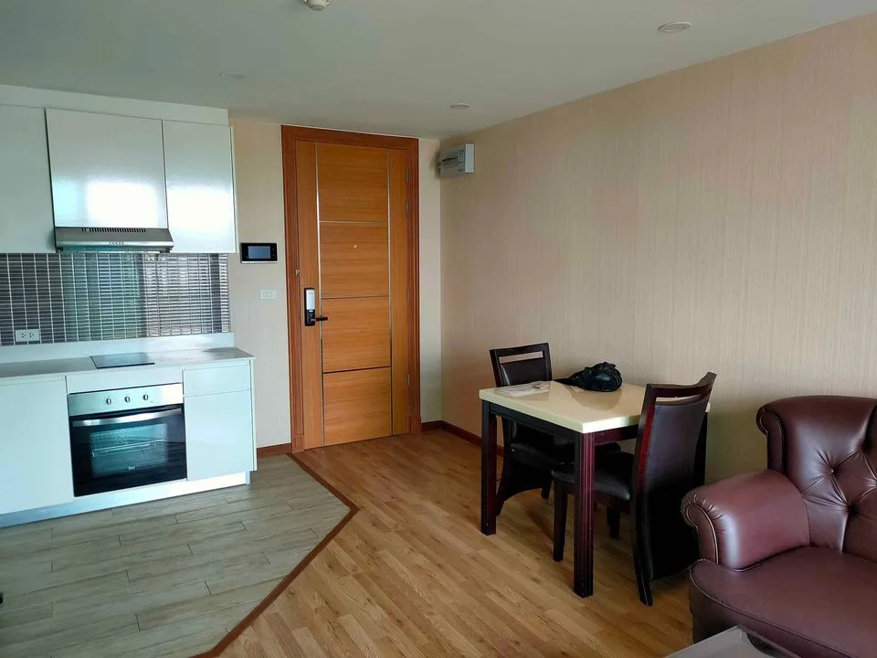 D'Rouvre Condominium — photo 6