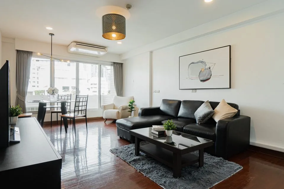 Navin Court — photo 1
