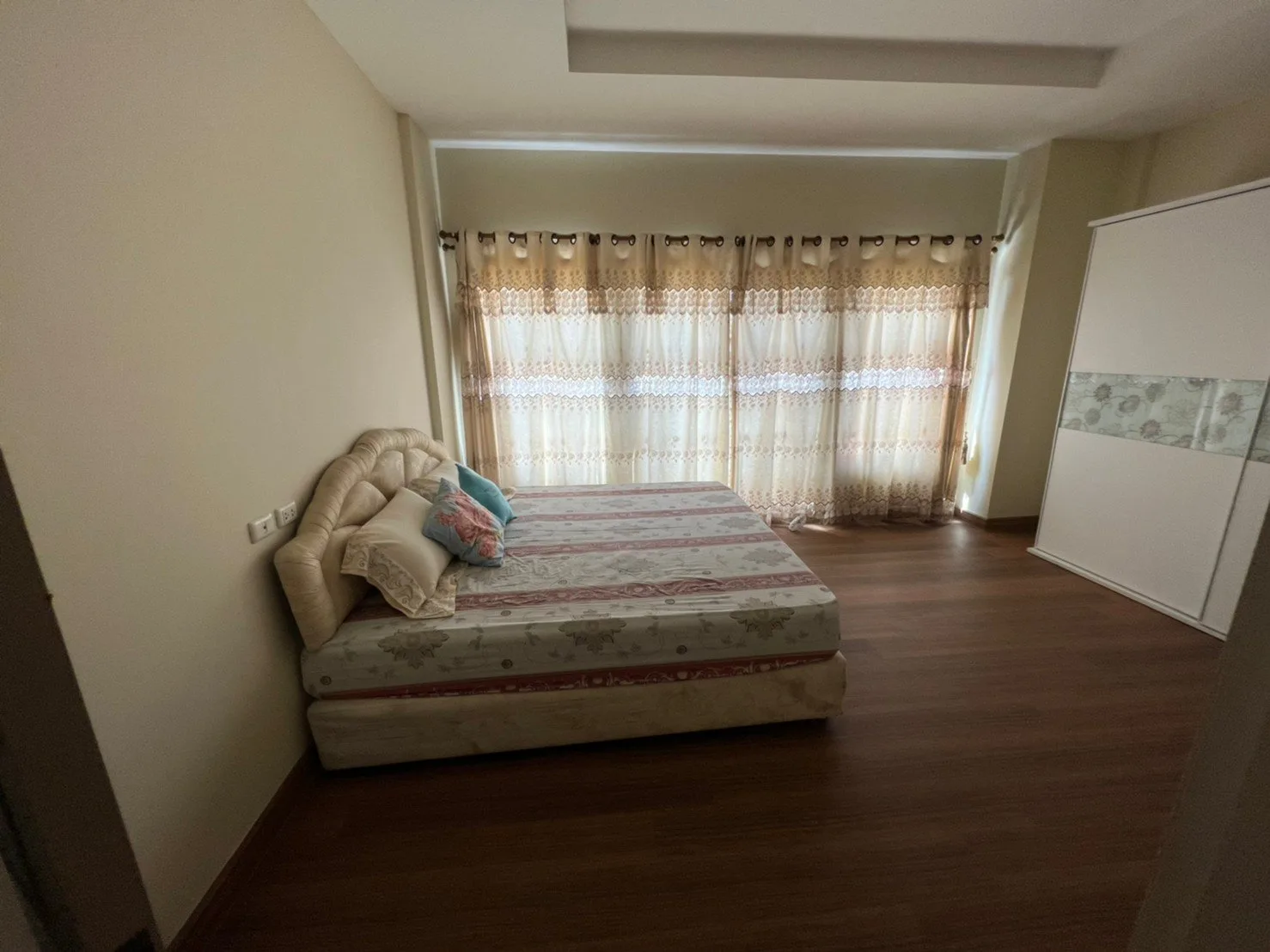 Townhome — photo 2