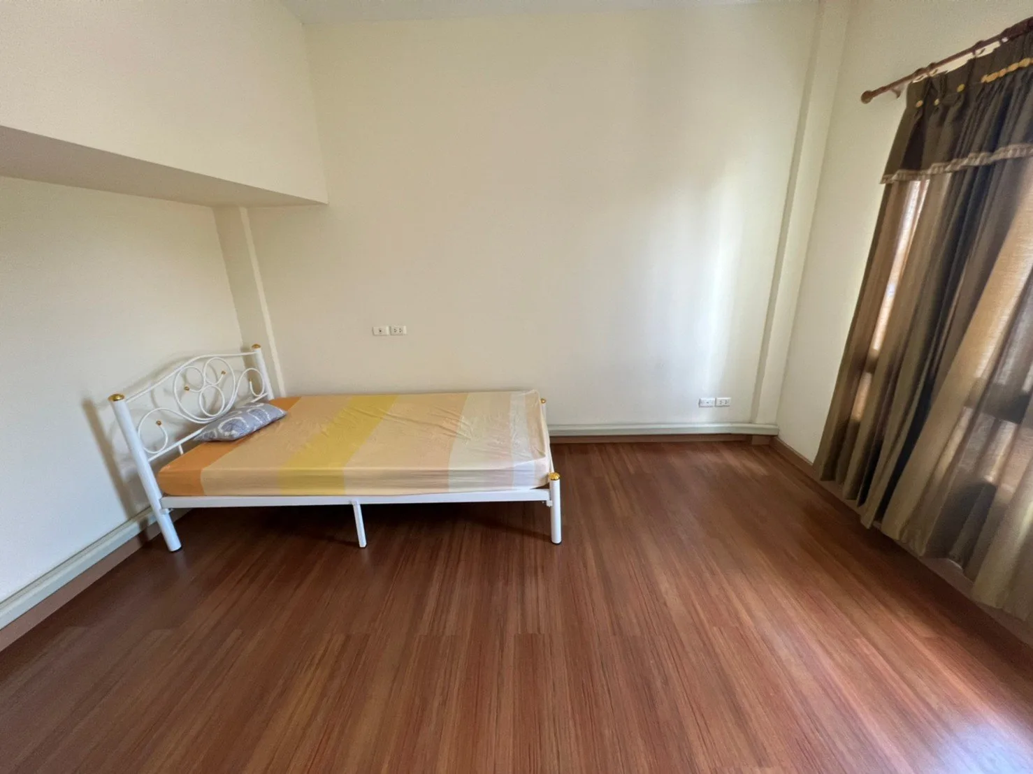 Townhome — photo 3