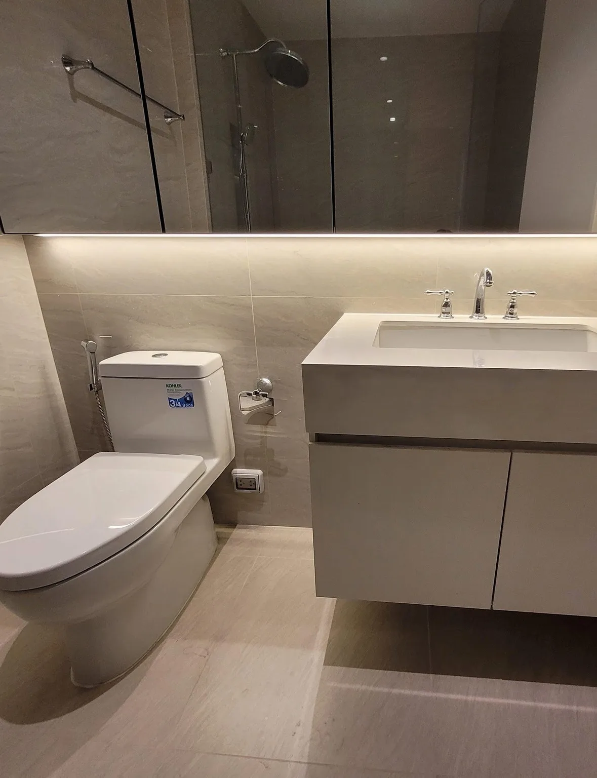 Muniq Langsuan — photo 10