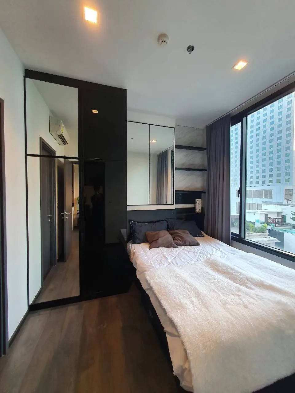 Edge Sukhumvit 23 — photo 9