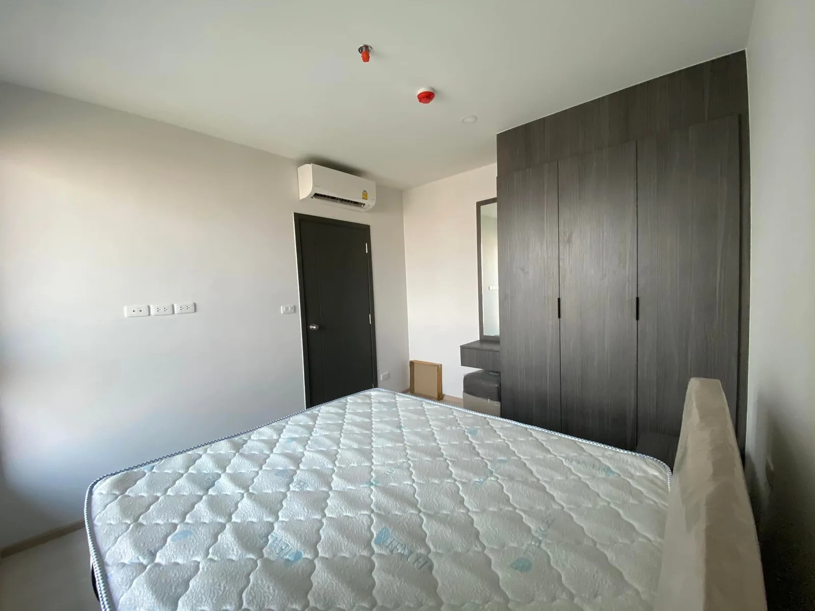 Elio Del Nest Udomsuk — photo 3