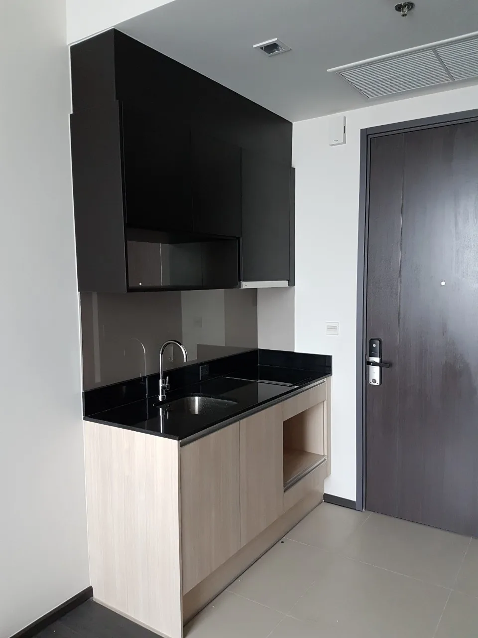 Edge Sukhumvit 23 — photo 4
