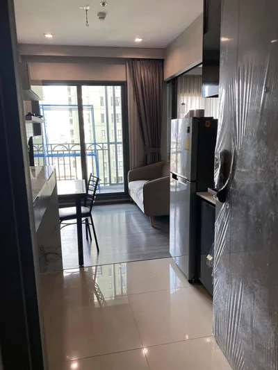 The Rich Sathorn – Taksin