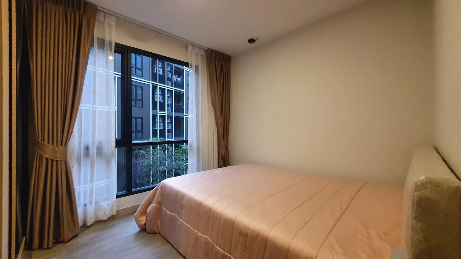 The Shade Sathon 1 — photo 3