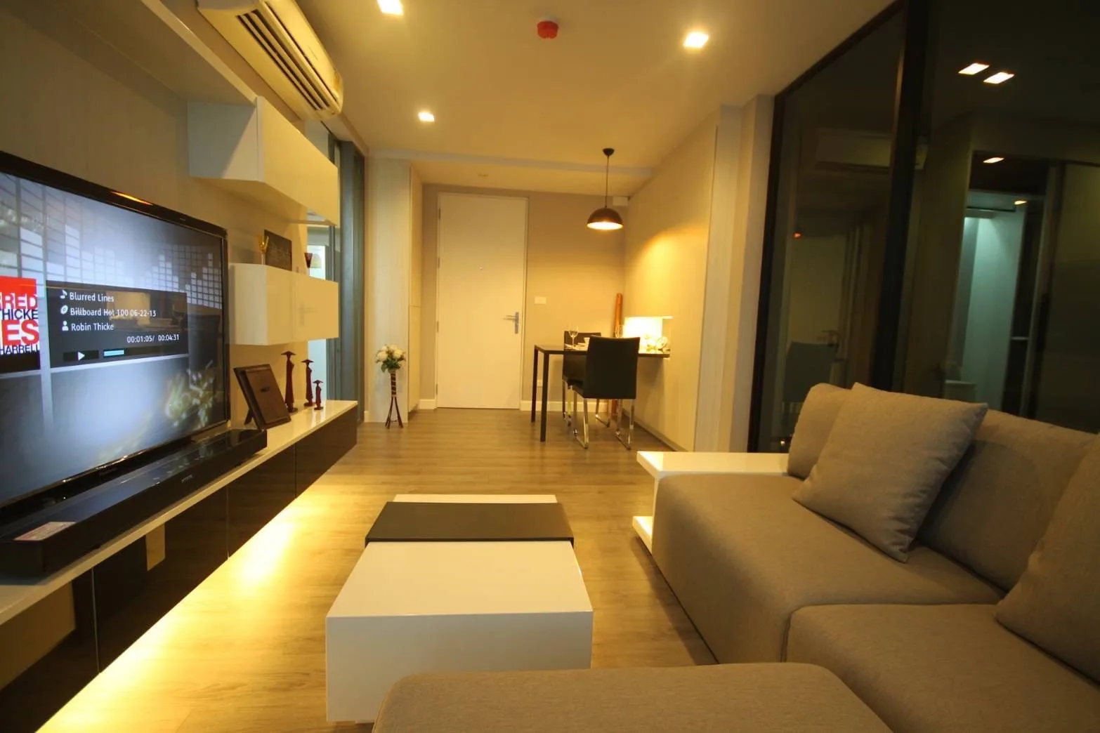 The Room Sukhumvit 40 — photo 3
