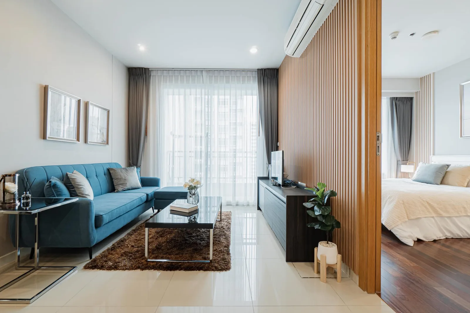 Circle Condominium — photo 1