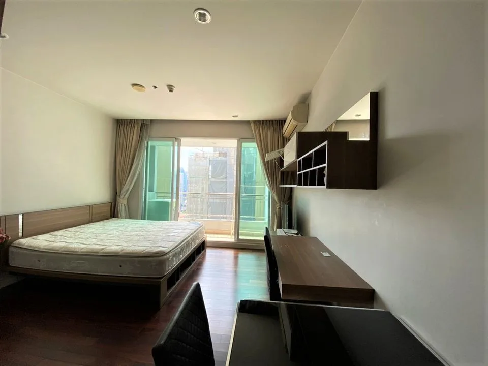 Circle Condominium — photo 3
