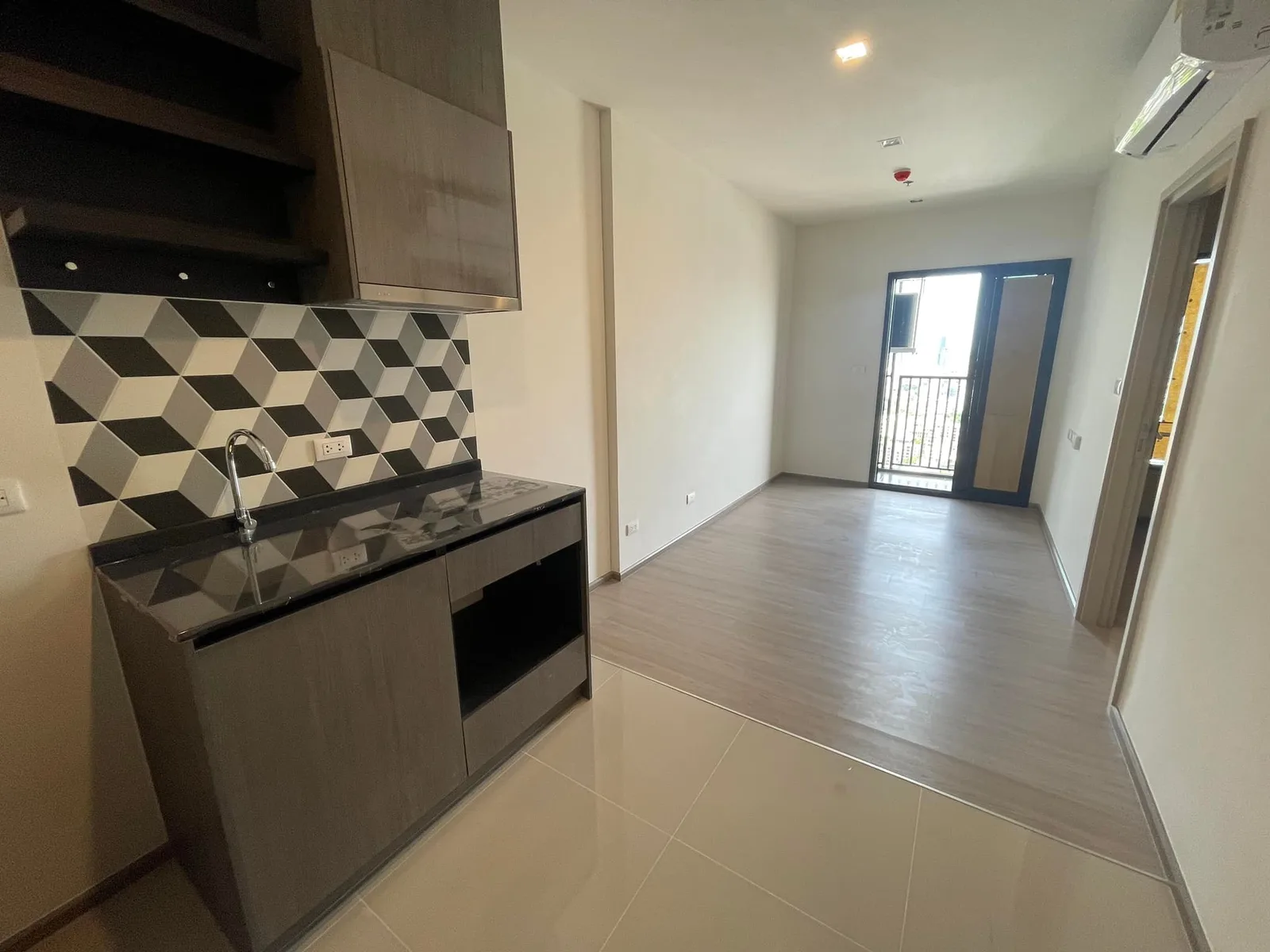 The Base Phetchaburi-thonglor — photo 1