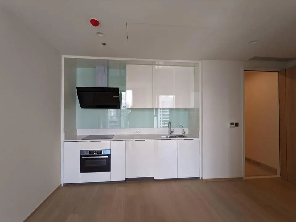 Anil Sathorn 12 — photo 3