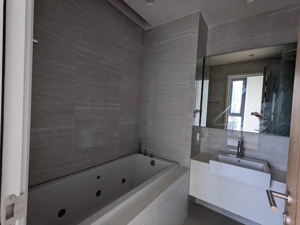 Anil Sathorn 12 — photo 5