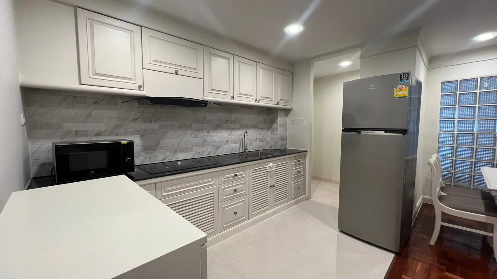 M Tower Apartment — photo 4