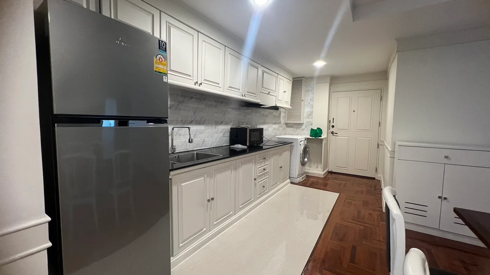 M Tower Apartment — photo 4