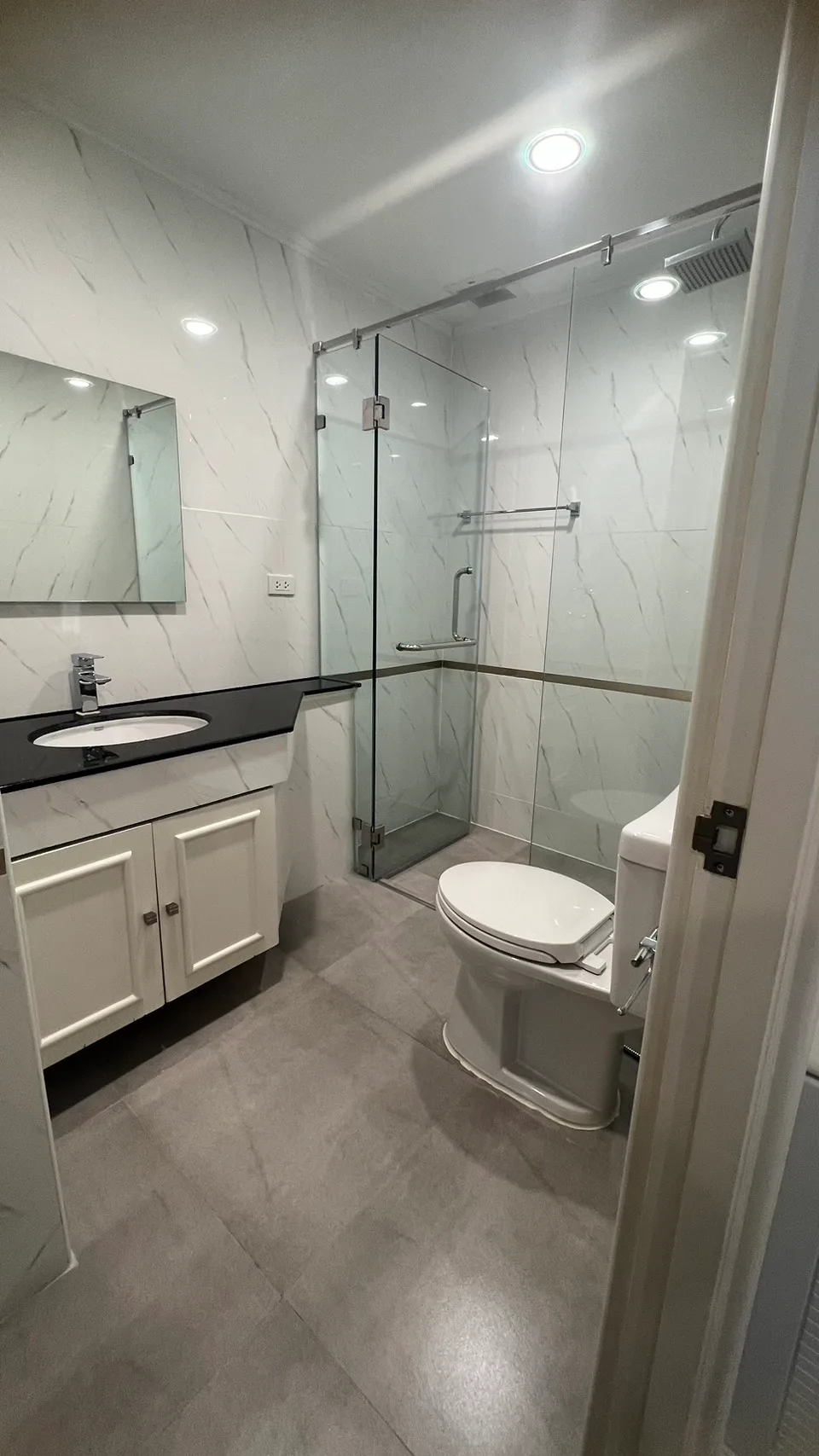 M Tower Apartment — photo 8