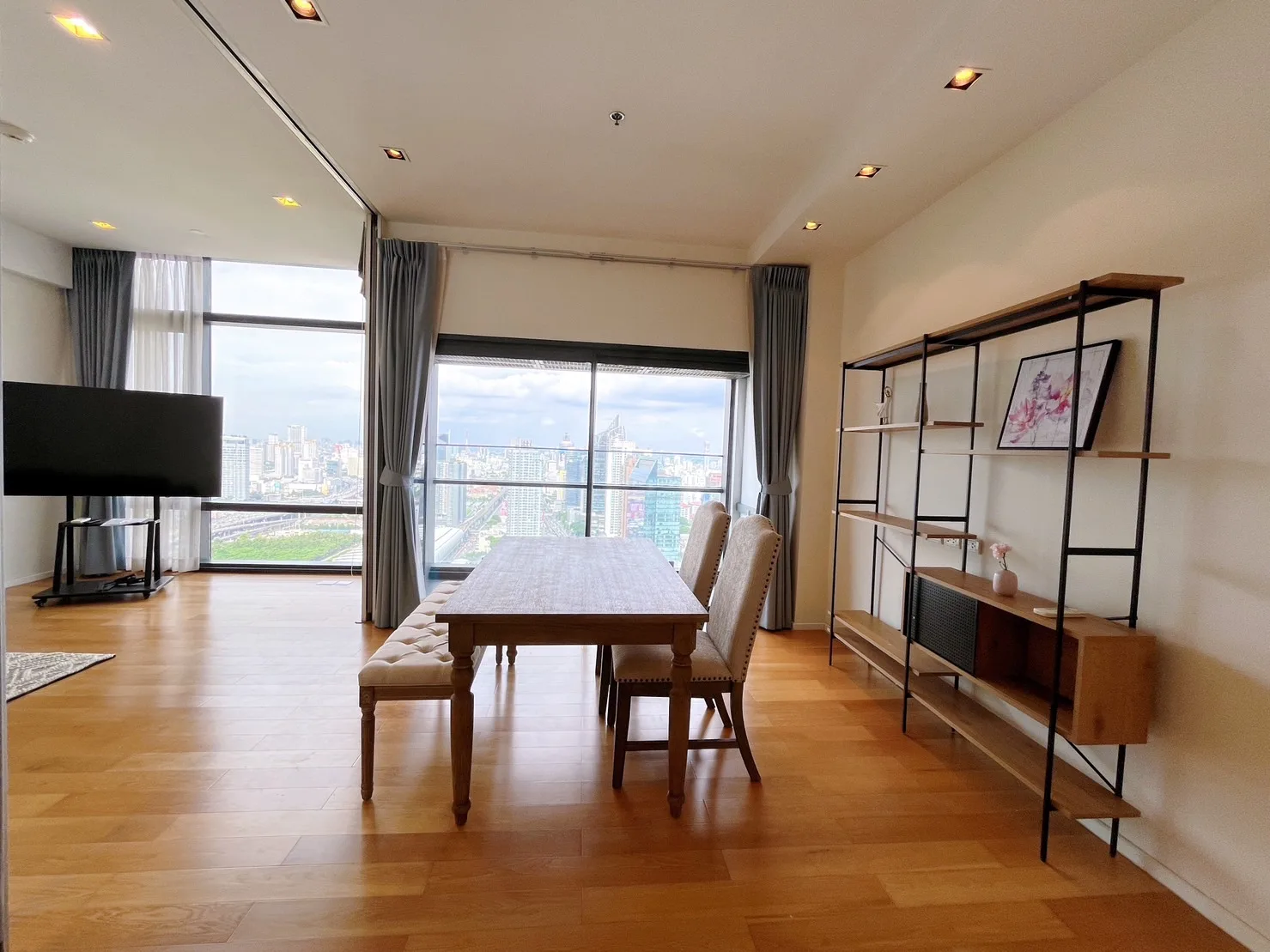 Circle Living Prototype — photo 3