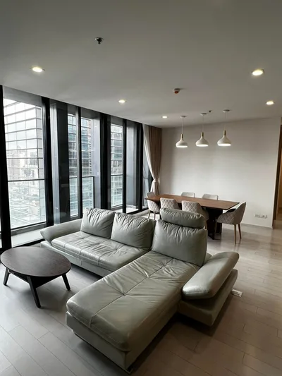 Noble Ploenchit