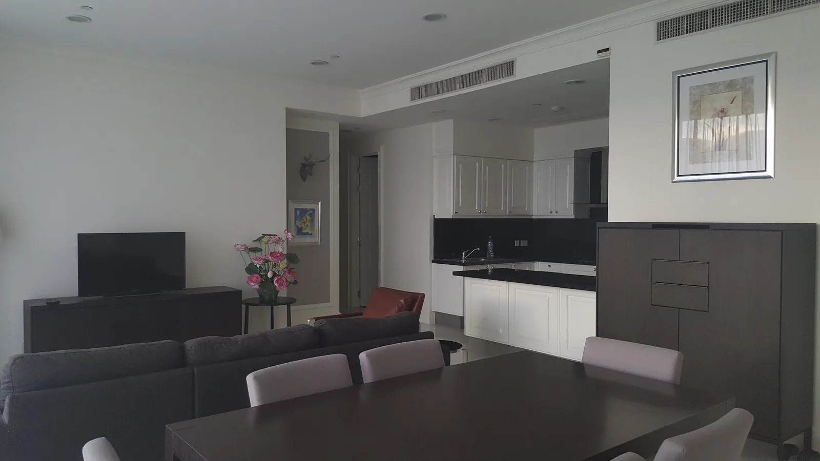 Royce Private Residences — photo 11
