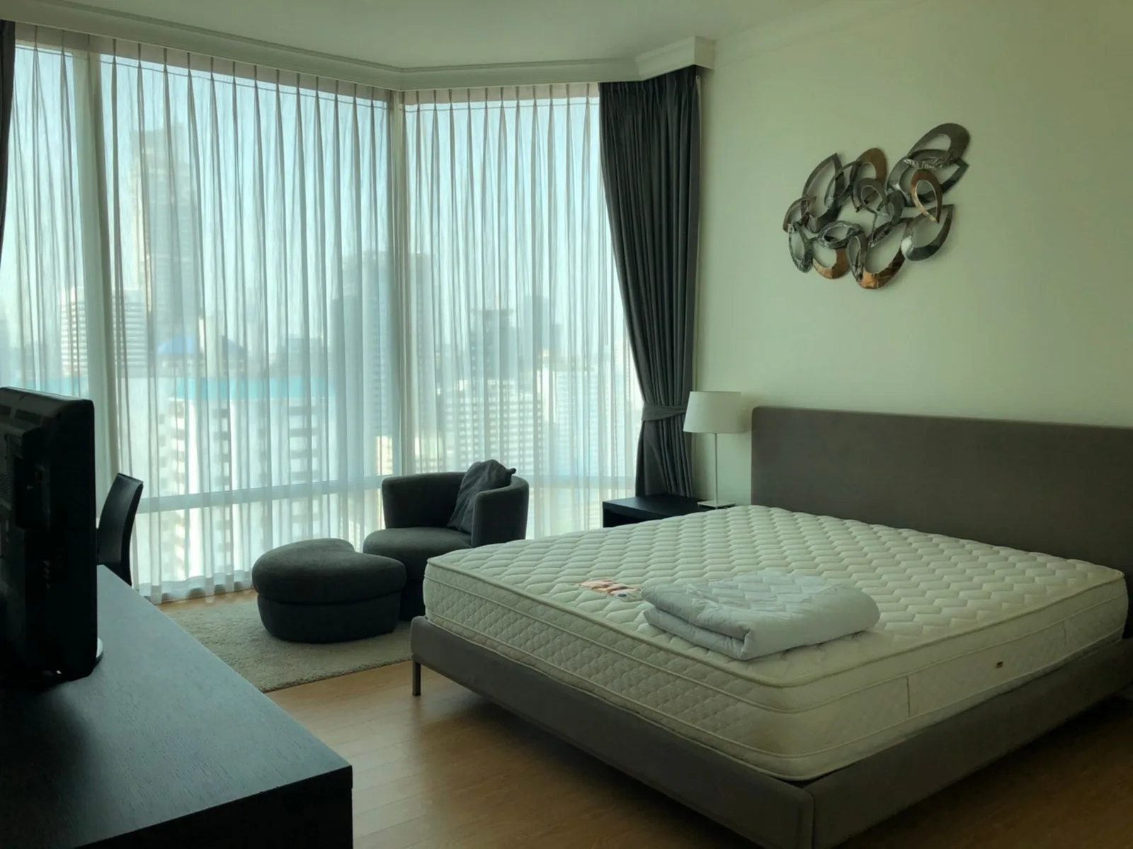 Royce Private Residences — photo 17