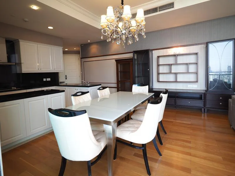 Royce Private Residences — photo 2