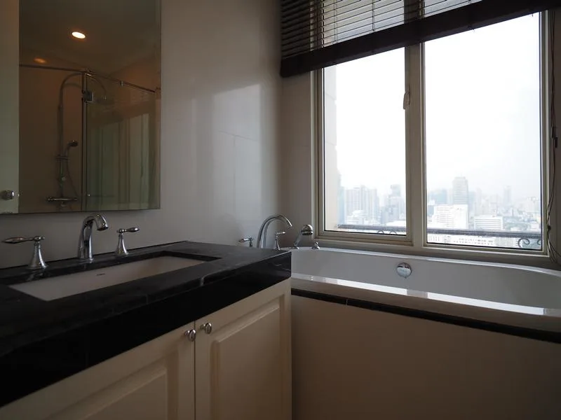 Royce Private Residences — photo 10