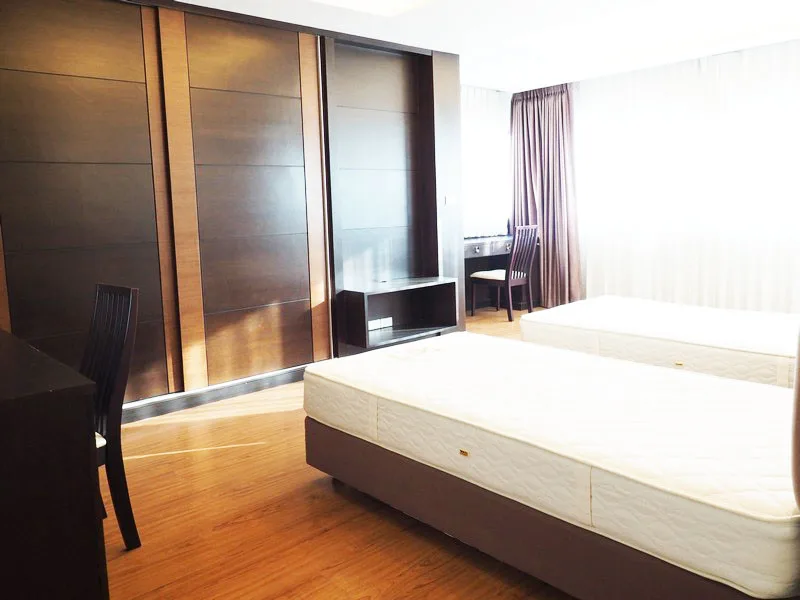 Sathorn Gardens — photo 2