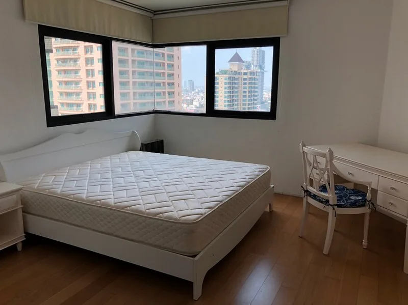 Sathorn Gardens — photo 11