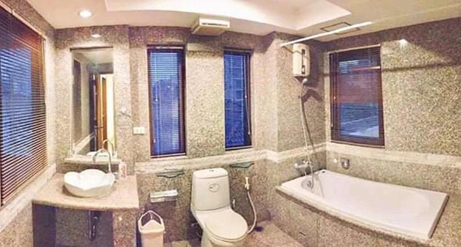 SAWIT SUITES — photo 2