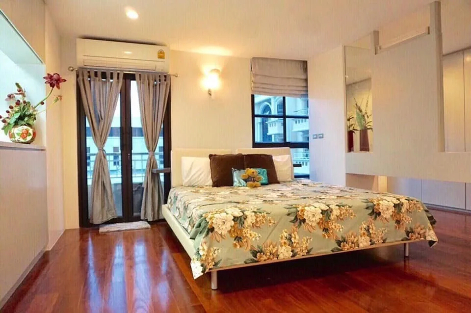 Silom Terrace — photo 12