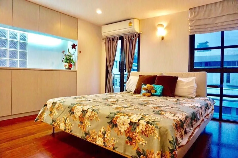 Silom Terrace — photo 8