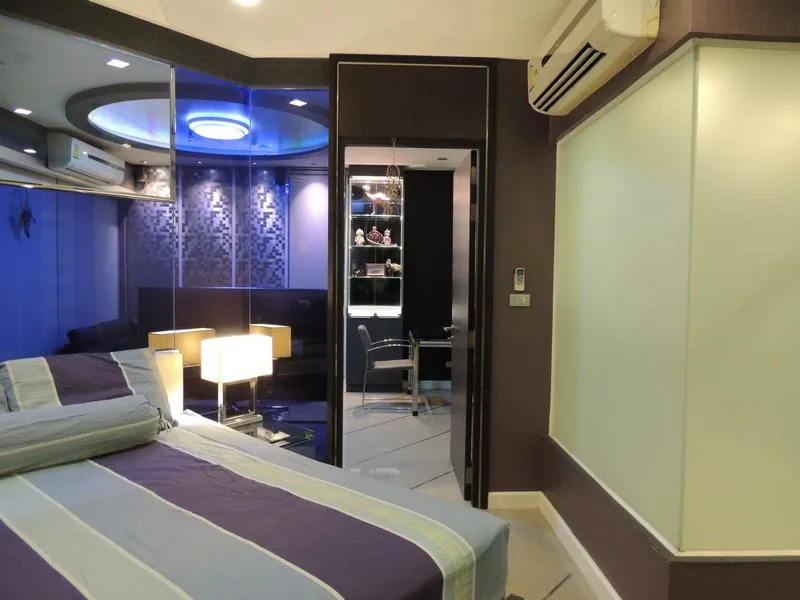 Sky Walk Condominium — photo 11