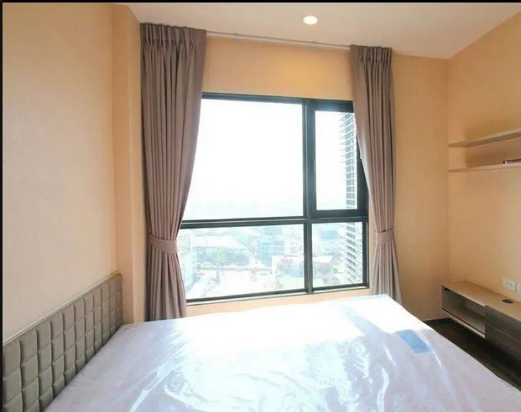 Teal Sathorn-taksin — photo 2
