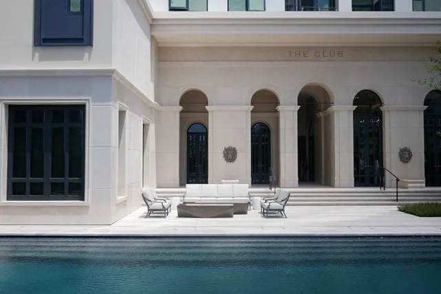 The Diplomat 39 — photo 2