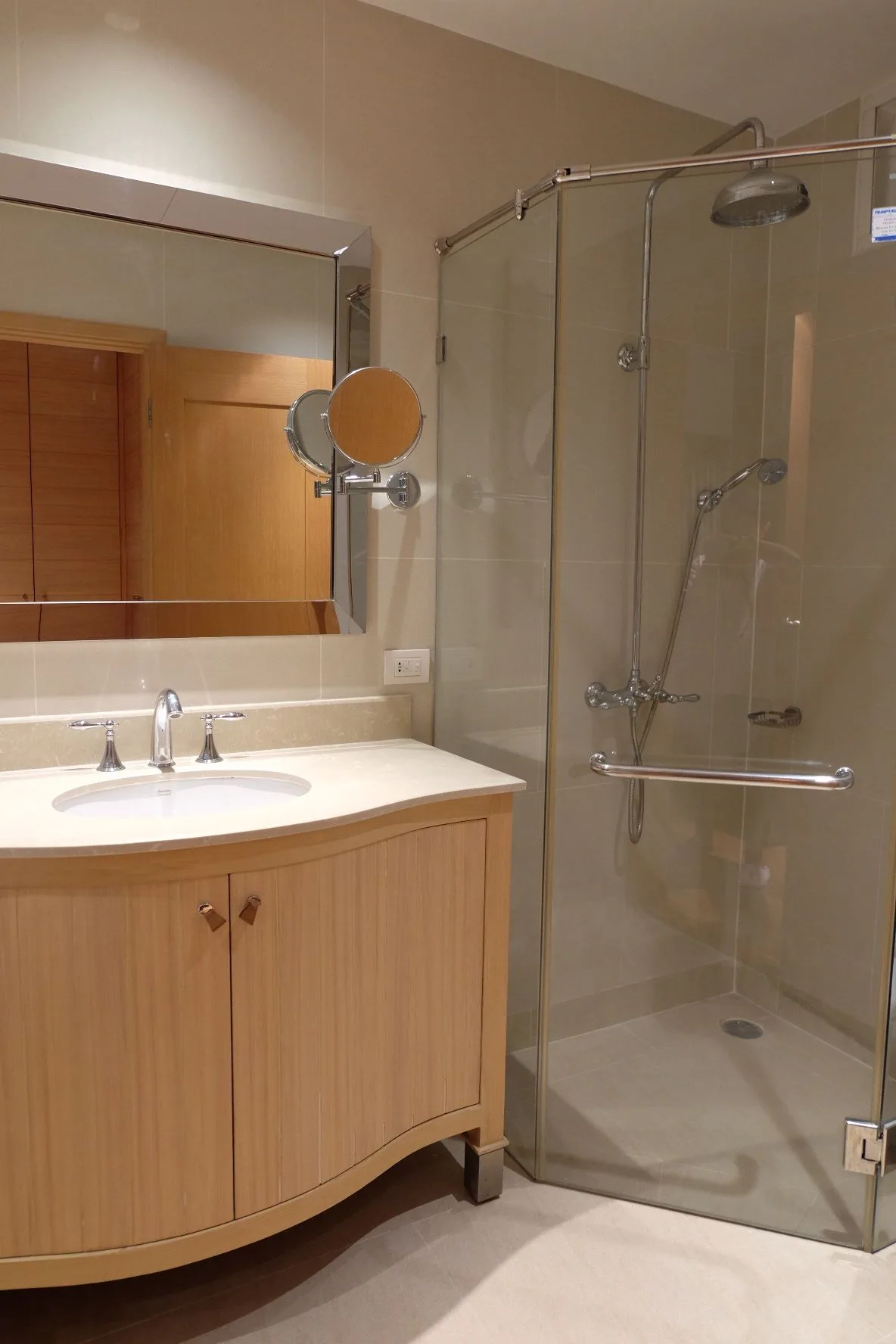 The Empire Place — photo 11