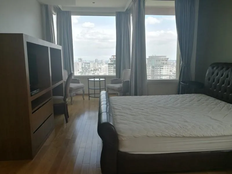 The Empire Place — photo 3