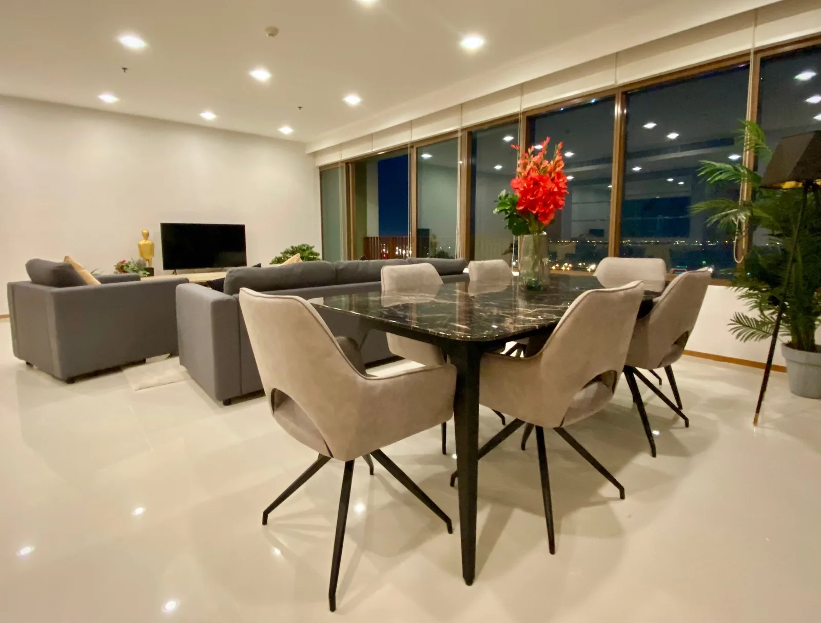 The Emporio Place — photo 2