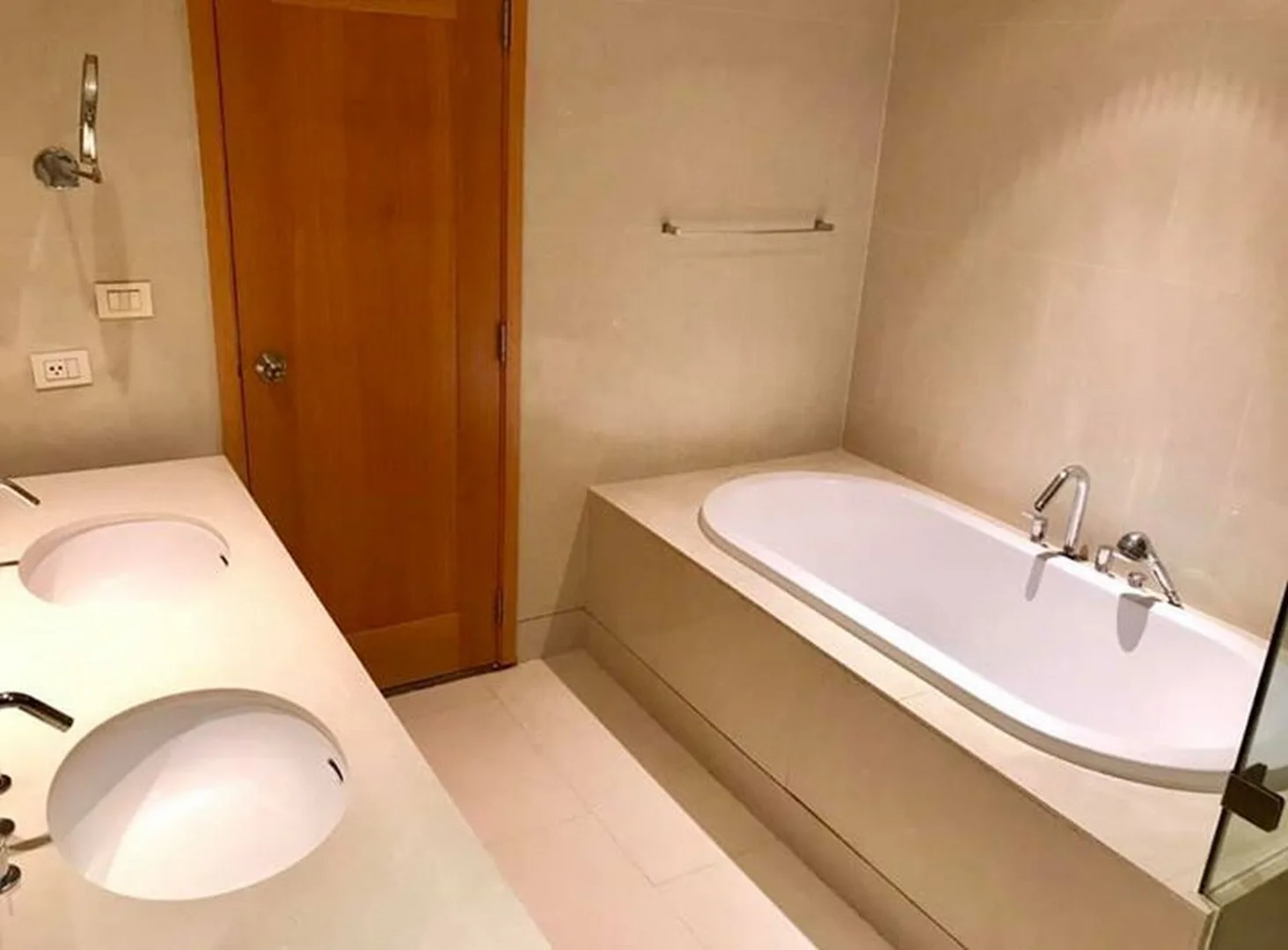 The Emporio Place — photo 8
