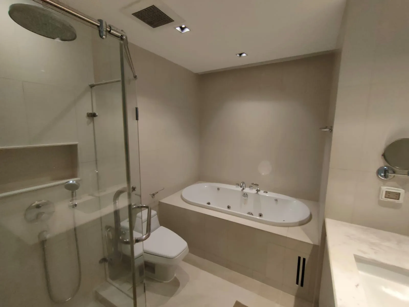 Athenee Residence — photo 12