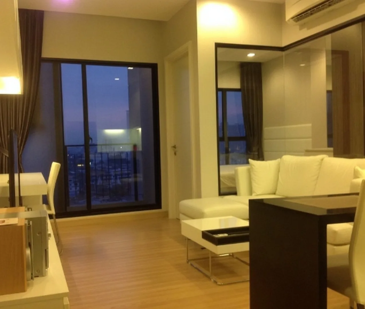 Urbano Absolute Sathon - Taksin — photo 1