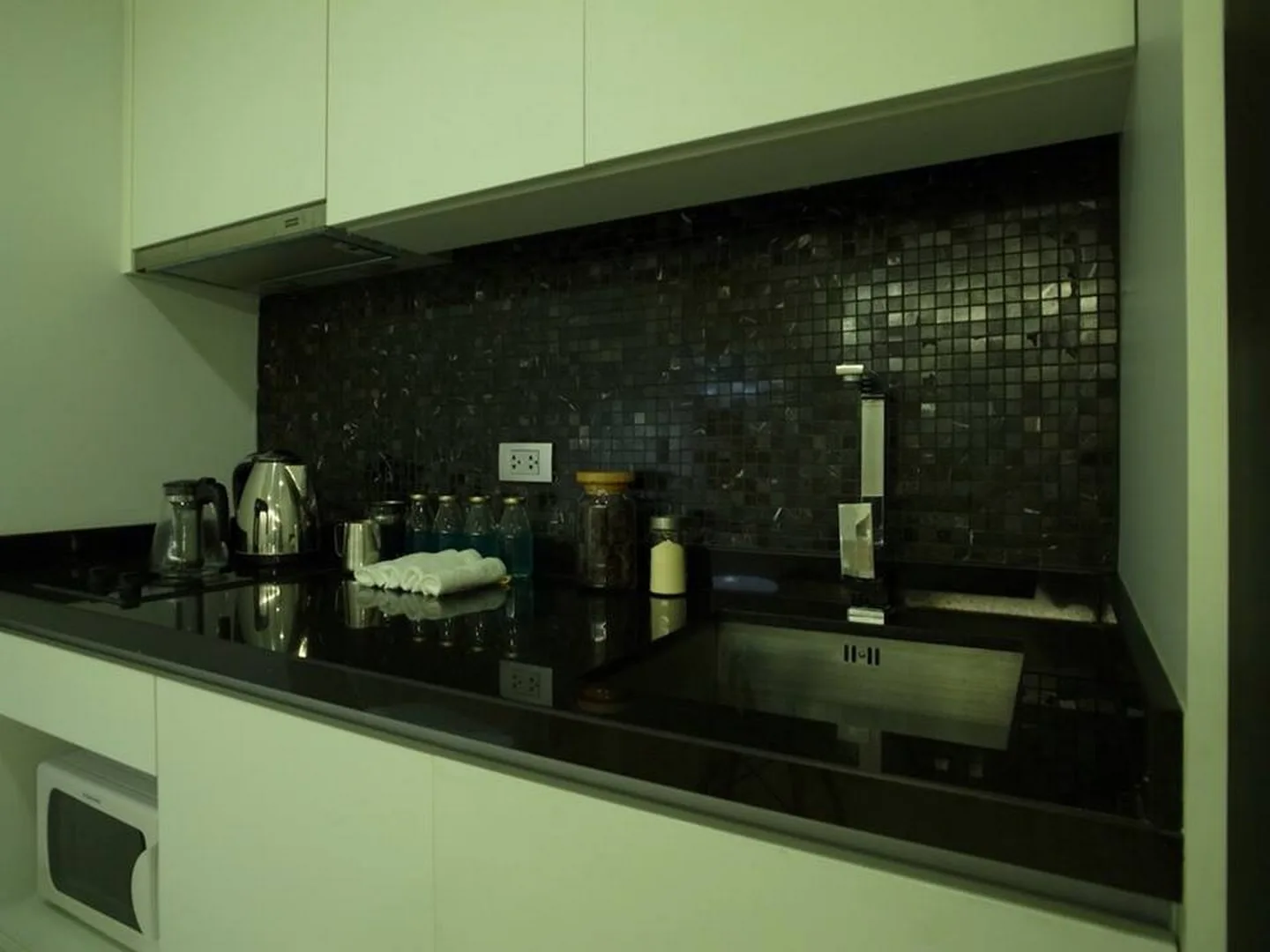 Xvi - The Sixteenth Condominum — photo 4