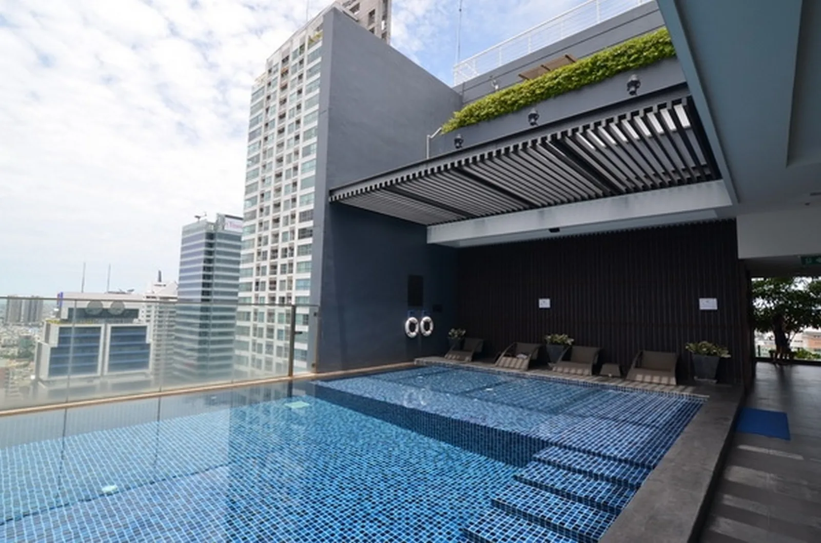 Life @ Sathorn 10 — photo 12