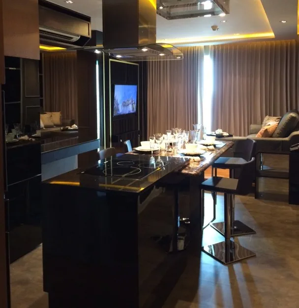 Circle Condominium — photo 1
