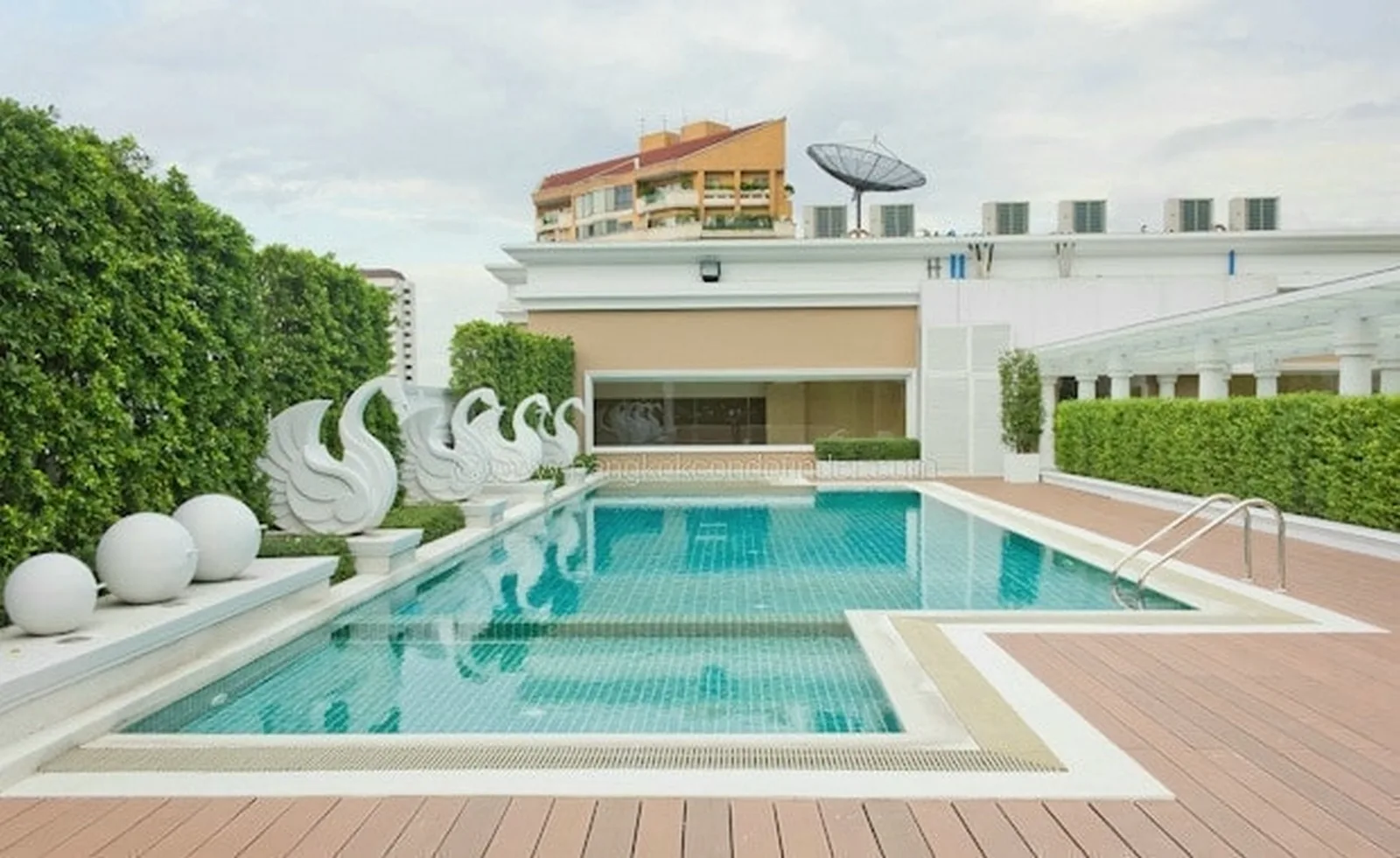 Le Nice Ekamai — photo 6